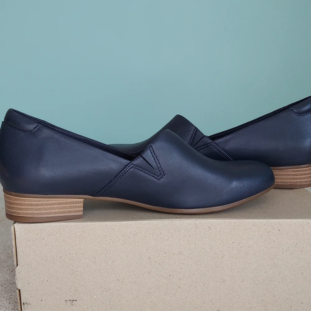 Clarks Juliet Palm Navy Blue Loafers Women's Size 8 Brand New In Box
